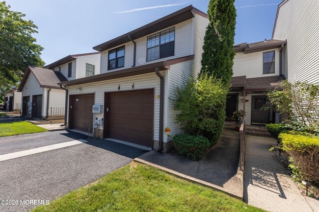 Building Photo - 276 Longwood Dr