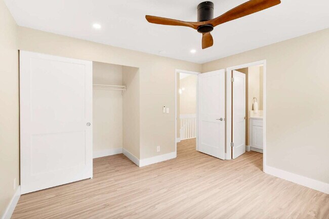 Building Photo - Modern 4-Bedroom Retreat Near Lake Whatcom...
