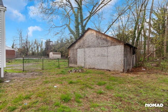 Building Photo - Charming 1BR Duplex in Salem