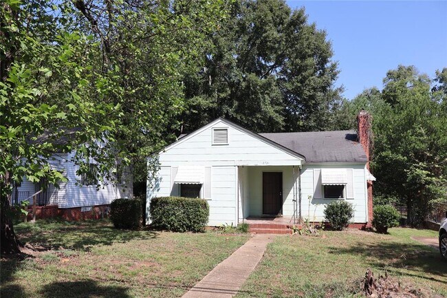 Building Photo - 2721 Plum St