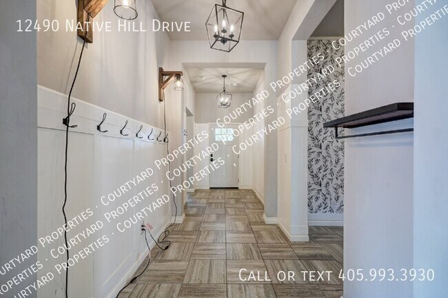 Building Photo - 12490 Native Hill Dr