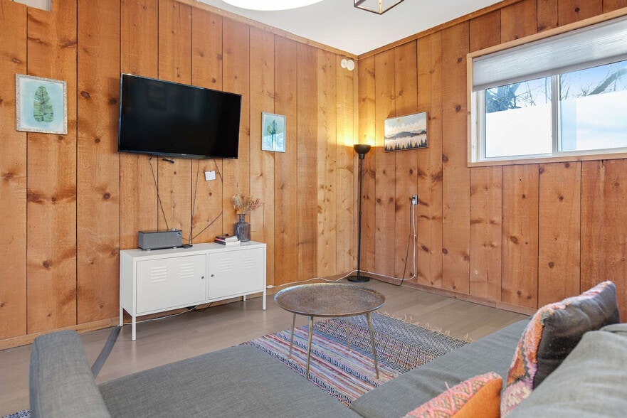 Building Photo - 4403 W Alpine St