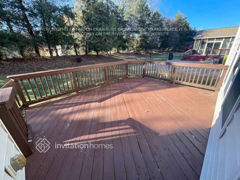 Building Photo - 15415 Saxon Trace Ct