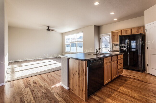 Building Photo - 570 Lapis Pl