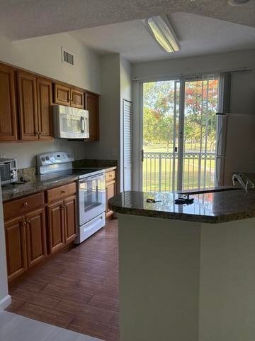 Building Photo - 2050 Alta Meadows Ln