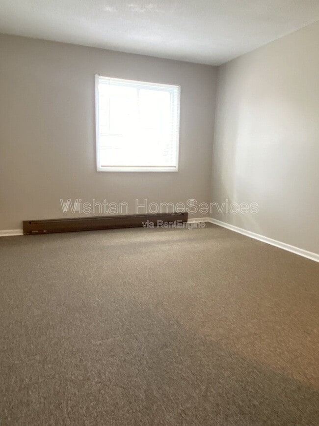 Building Photo - 217 Charleston Blvd