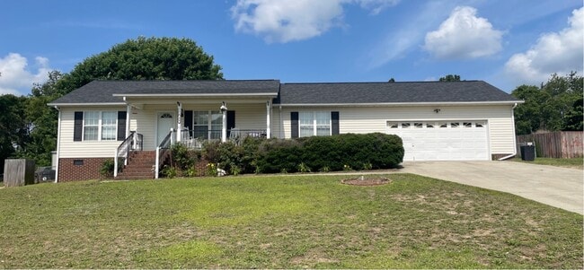 Building Photo - 228 Northview Dr