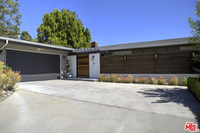Building Photo - 22427 De Kalb Dr