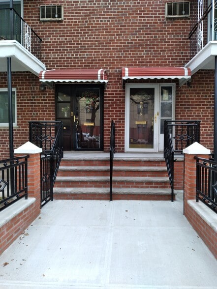 Building Photo - 819 Brooklyn Ave