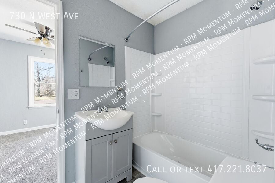 Building Photo - 730 N West Ave