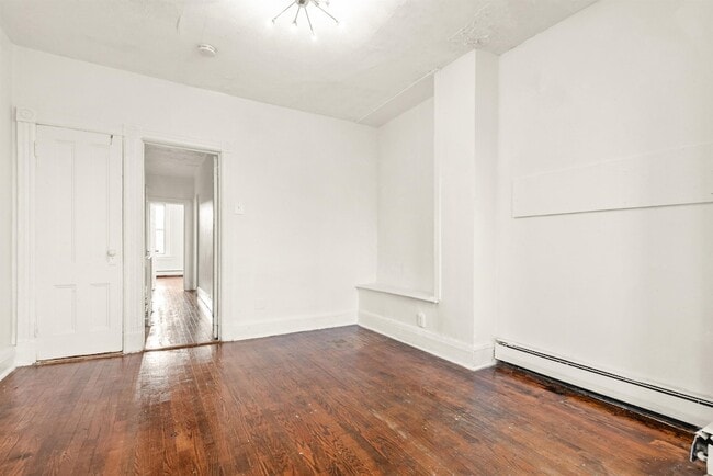 Building Photo - 92 Prescott St