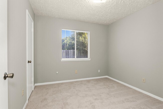 Building Photo - 22819 Capitol Landing Ln