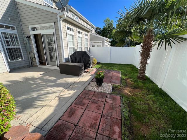 Building Photo - 4254 Piccadilly Ln