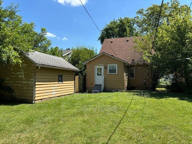 Building Photo - 424 Shafor St