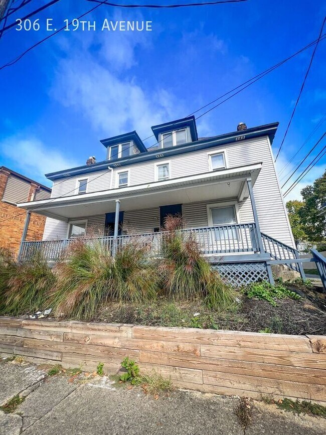 Primary Photo - 306 E 19th Ave