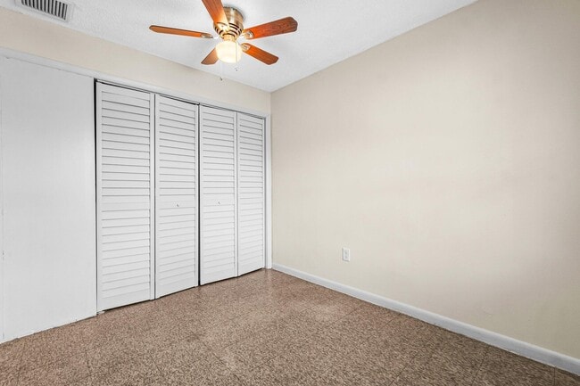Building Photo - 4786 Gulfstream Rd