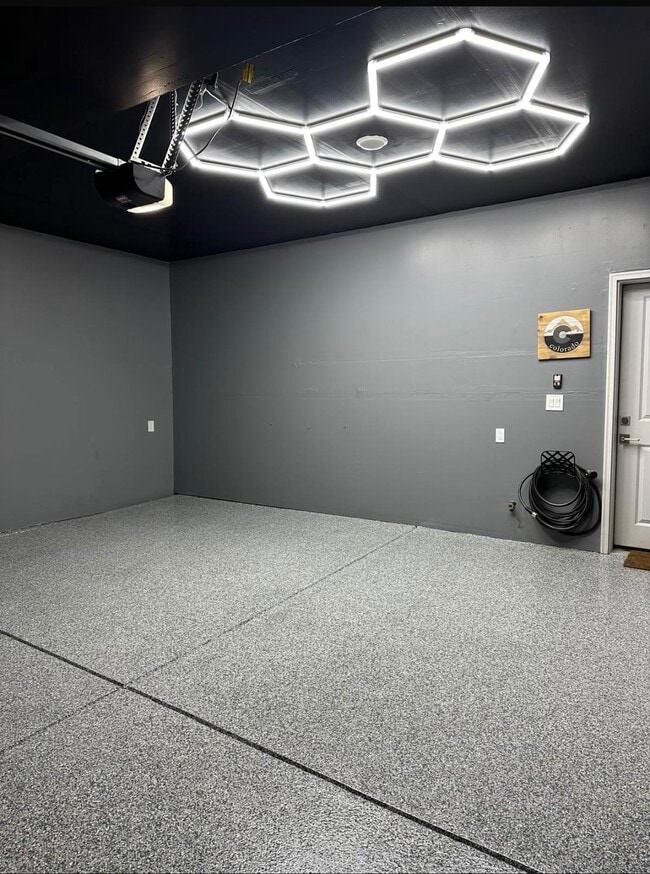 Building Photo - 1875 Satin Spar Point