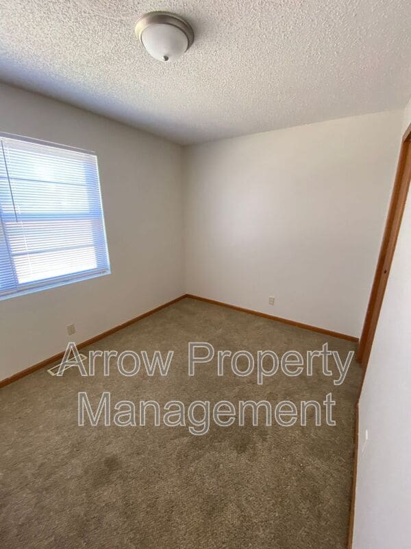 Building Photo - 1222 S Jackson St