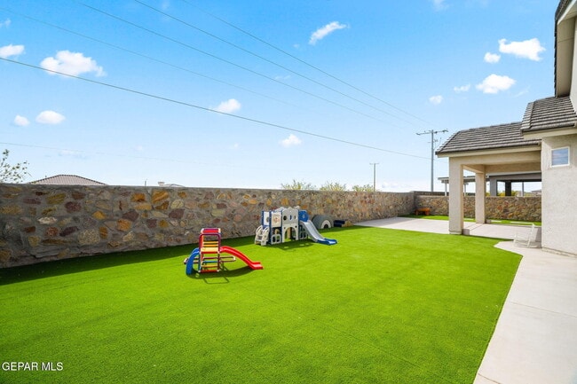 Building Photo - 908 Crystal Deer Dr