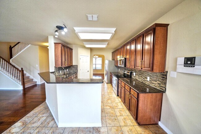 Building Photo - Gorgeous 5-Bedroom, 3.5-Bathroom Home Near...