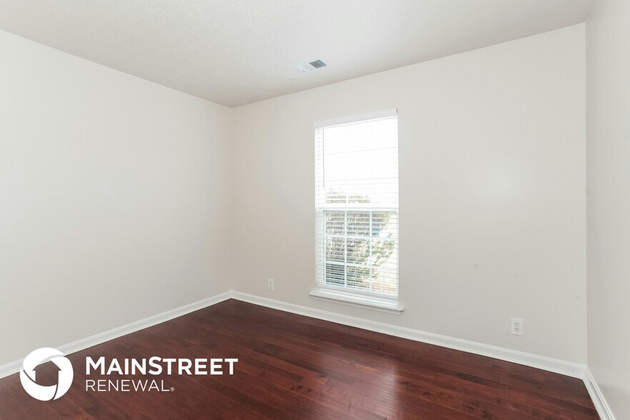Building Photo - 10503 Irvin Pines Dr