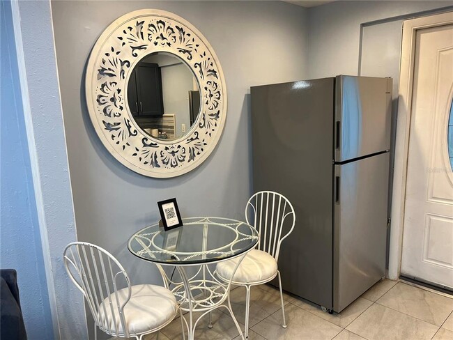 Building Photo - 1367 S Michigan Ave