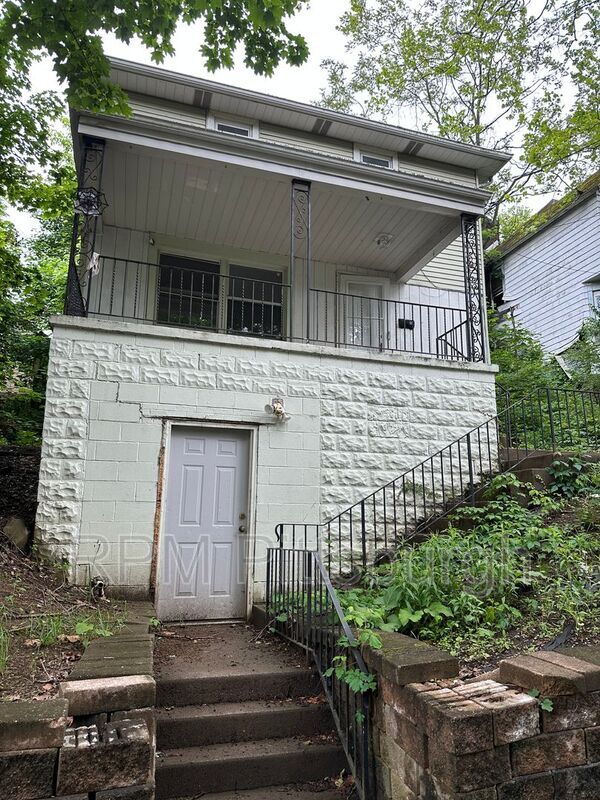 Building Photo - 1721 Scott St