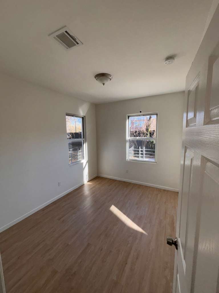 Building Photo - 60 S 12th St