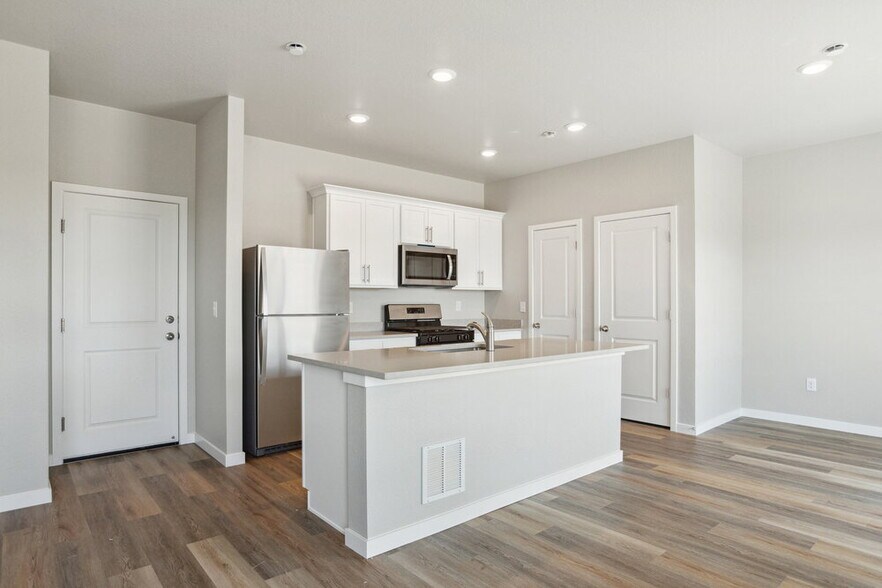 Building Photo - 7408 Poudre St