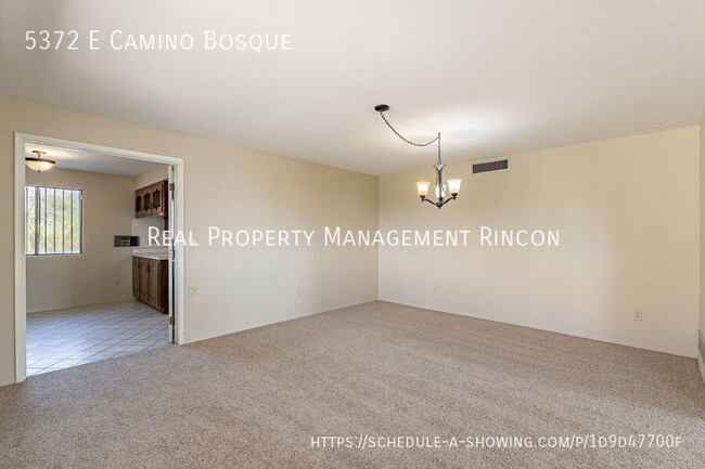 Building Photo - Location! Quintessential Tucson Classic is...