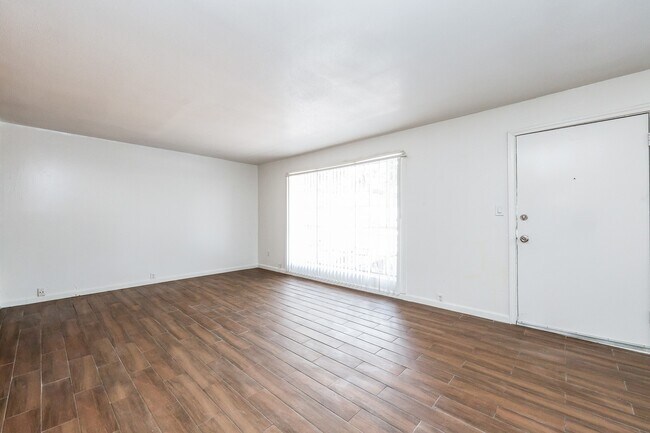 Building Photo - 7510 Shadyvilla Ln