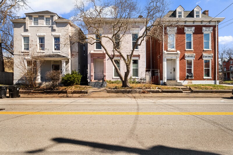 Primary Photo - 1033 S Brook St