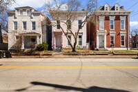 Building Photo - 1033 S Brook St