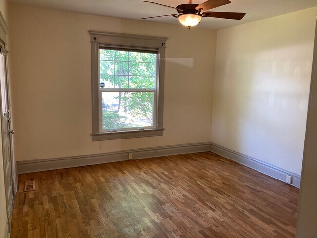 Living Room - 1621 W Hays St