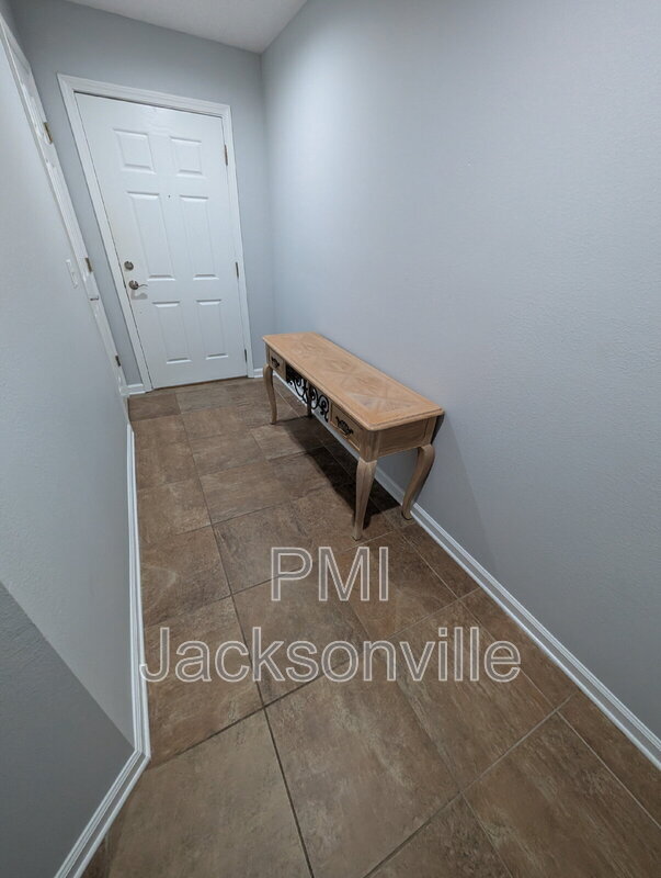 Building Photo - 1048 N Black Cherry Dr