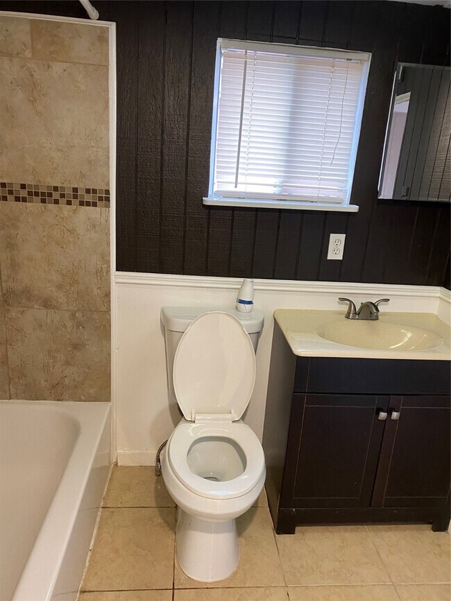 Building Photo - 3300 Elks Dr