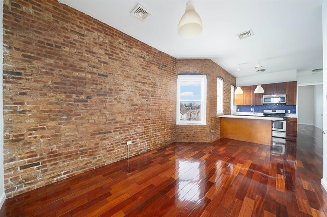 Building Photo - 386 Bergen Ave