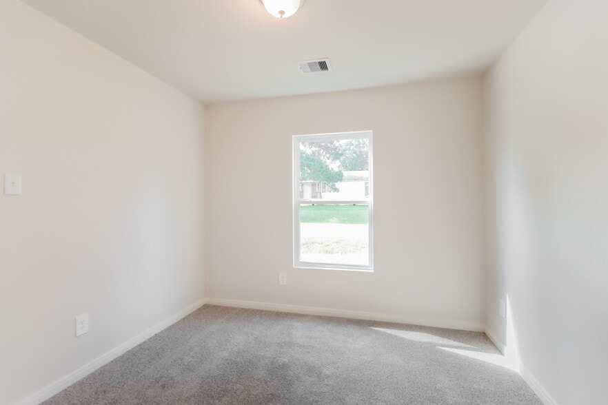 Building Photo - 266 Bluebonnet