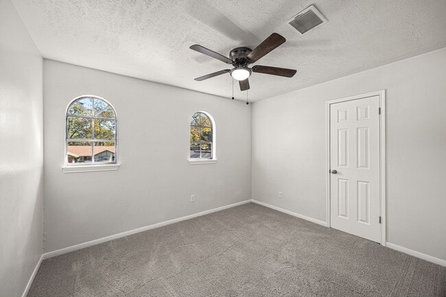 Building Photo - 2907 Boulder Creek Dr