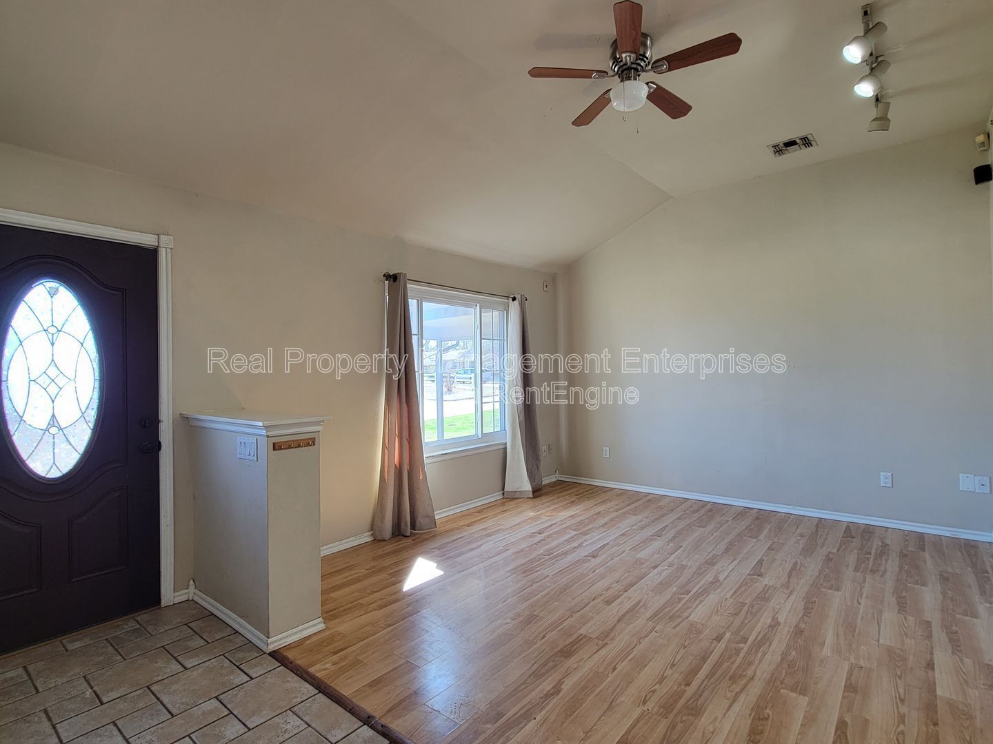 Building Photo - 4205 SE 47th St