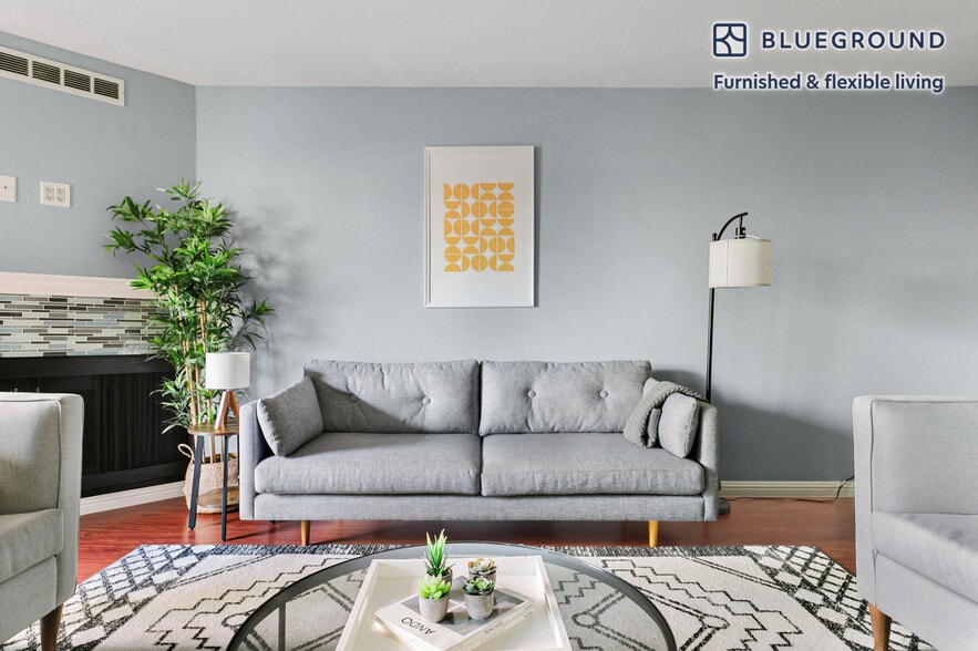 Building Photo - 235 Arlington Rd