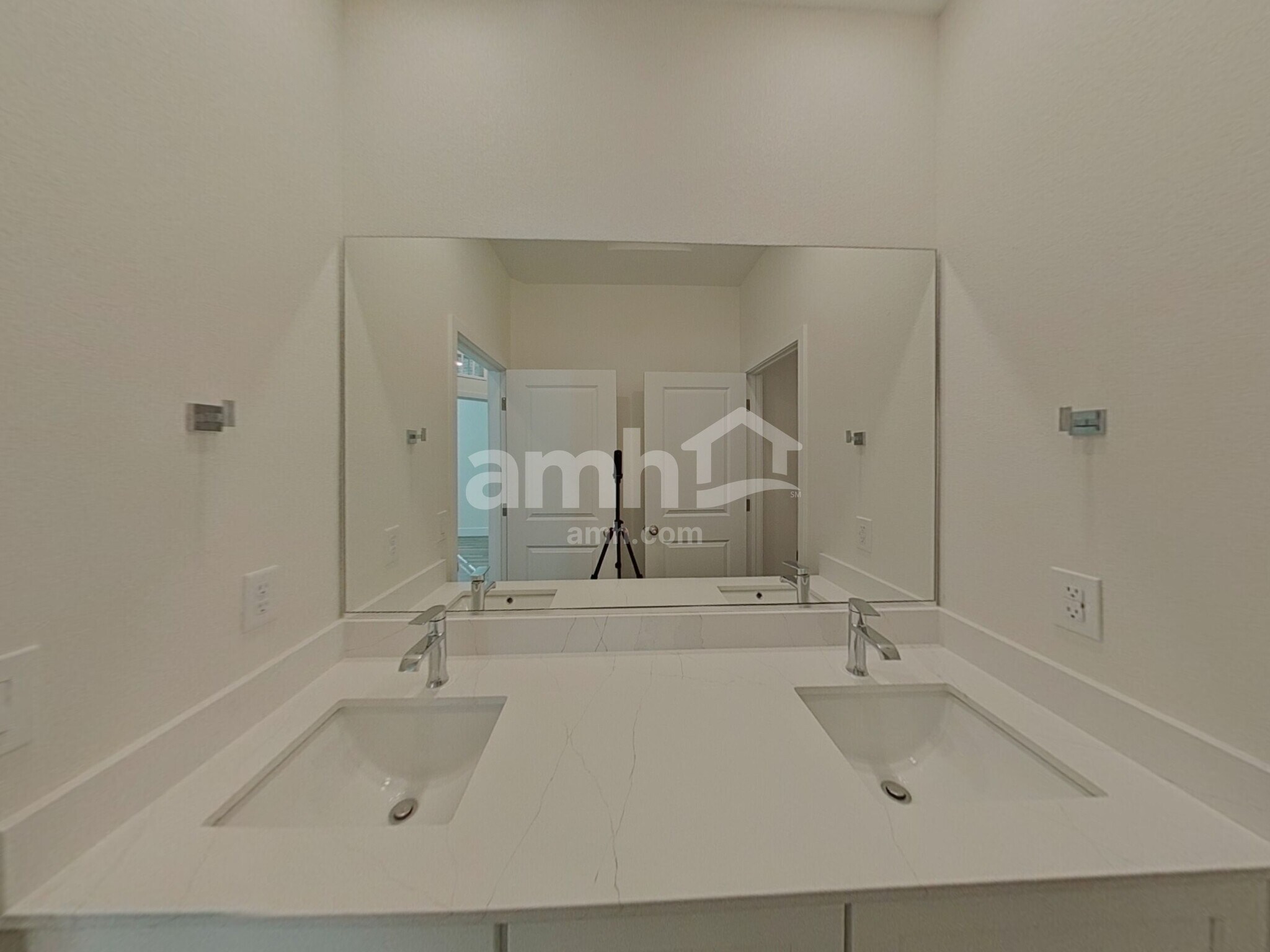 Building Photo - 901 English Primrose St