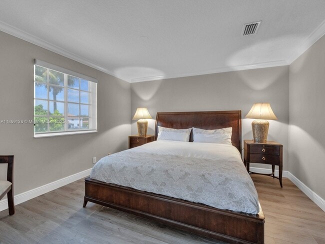 Building Photo - 4400 Fox Ridge Dr