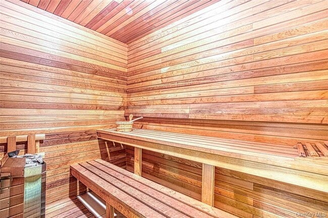 Building Photo - 830 Shore Rd