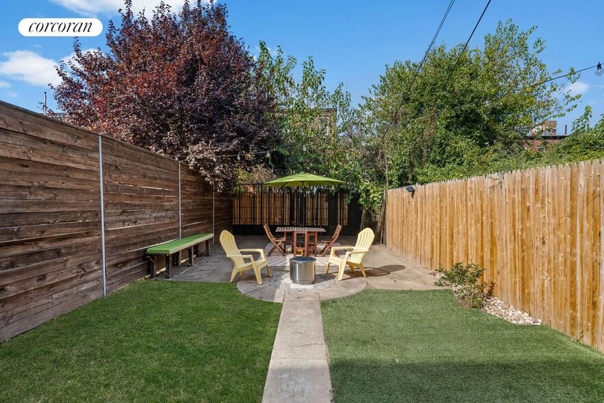 Building Photo - 91 Somers St