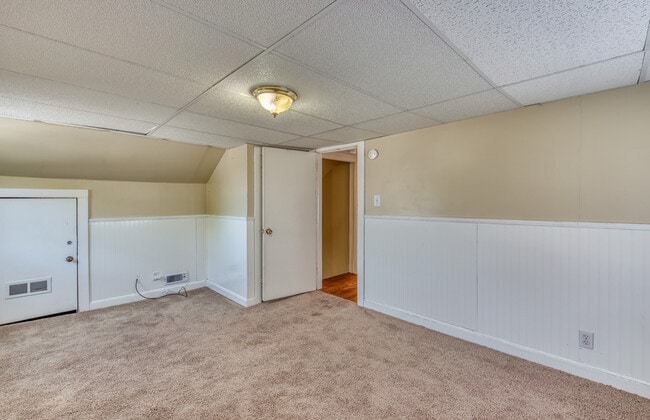 Building Photo - 1609 E Fairview Ave