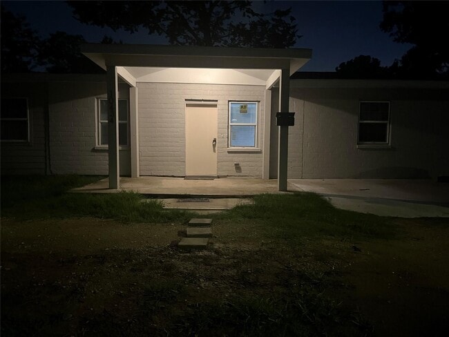 Building Photo - 10434 Burman St