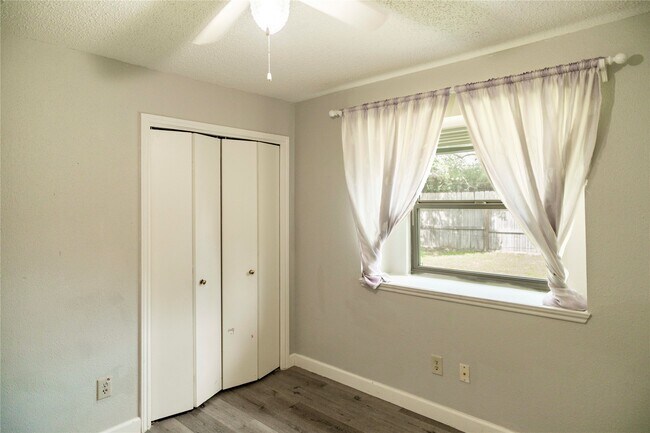 Building Photo - 17003 Enchanted Cir W