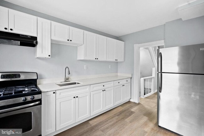 Building Photo - 958 E Russell St