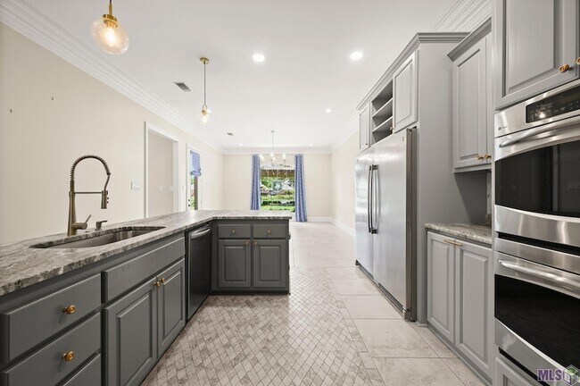 Building Photo - 19537 S Harrells Ferry Rd